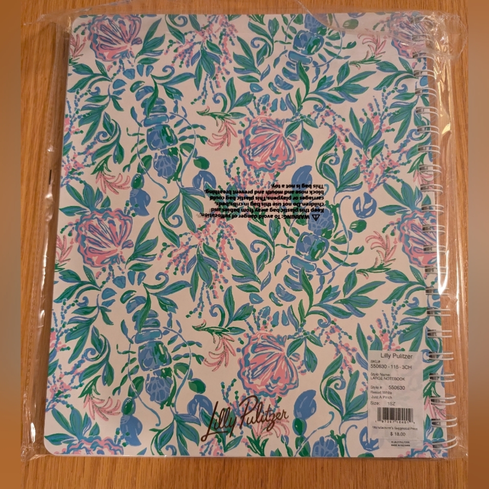New Lilly Pulitzer Large Notebook - Picture 2 of 4